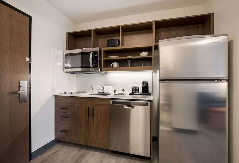 ホテル Everhome Suites Corona