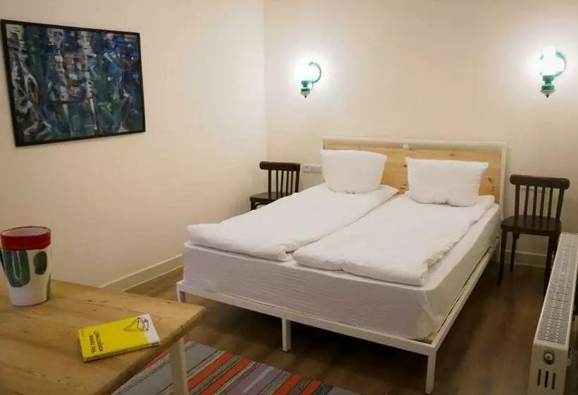 پانسیون Communa Guesthouse