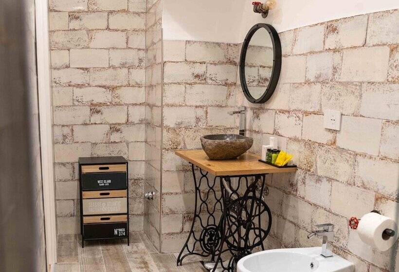 تختخواب و صبحانه Mareluna Rooms