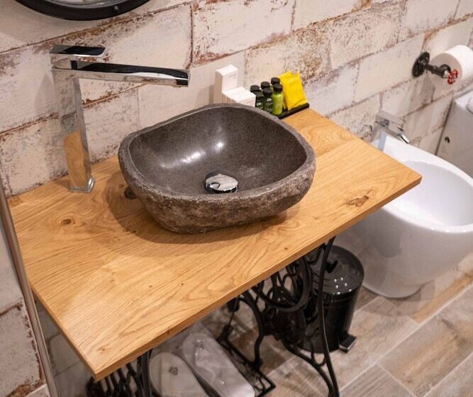 تختخواب و صبحانه Mareluna Rooms