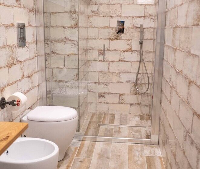 تختخواب و صبحانه Mareluna Rooms