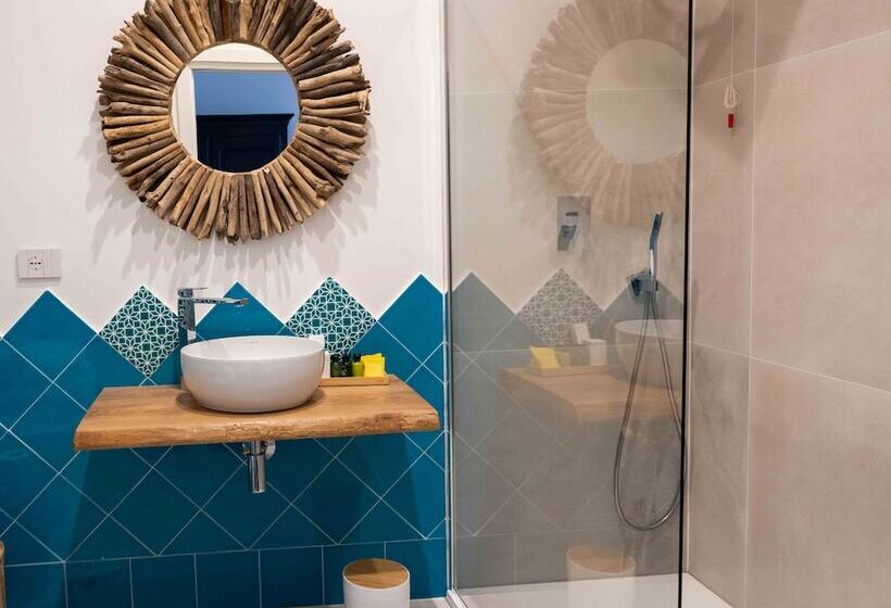 تختخواب و صبحانه Mareluna Rooms