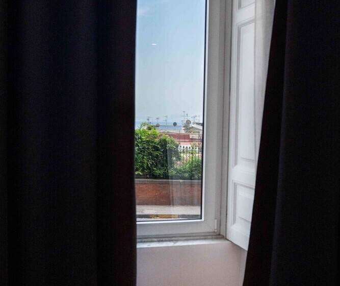 تختخواب و صبحانه Mareluna Rooms