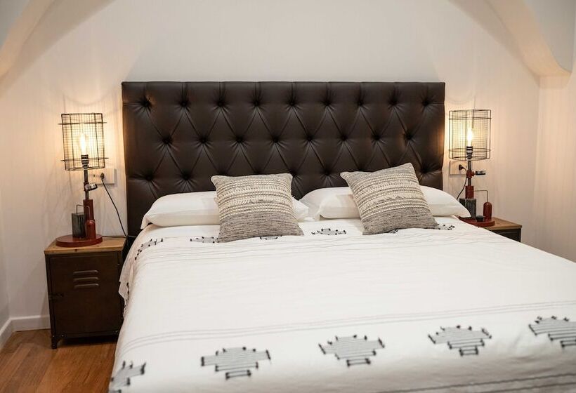 تختخواب و صبحانه Mareluna Rooms