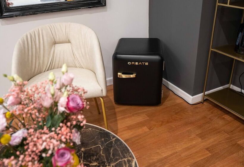 تختخواب و صبحانه Mareluna Rooms