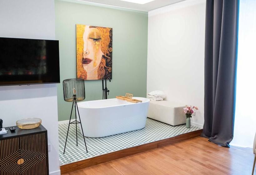 تختخواب و صبحانه Mareluna Rooms