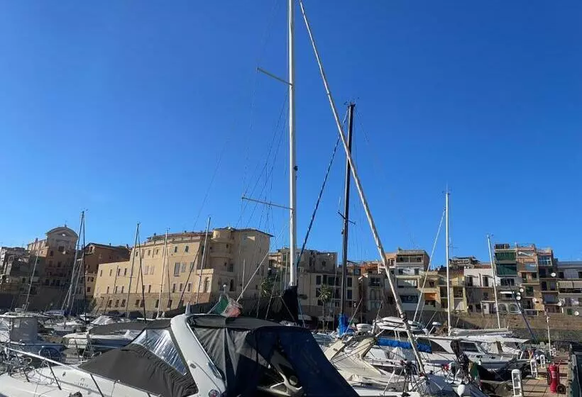 Aamiaismajoitus (B&B) Off House Borgo Suite, Nettuno   2025 Giubileo