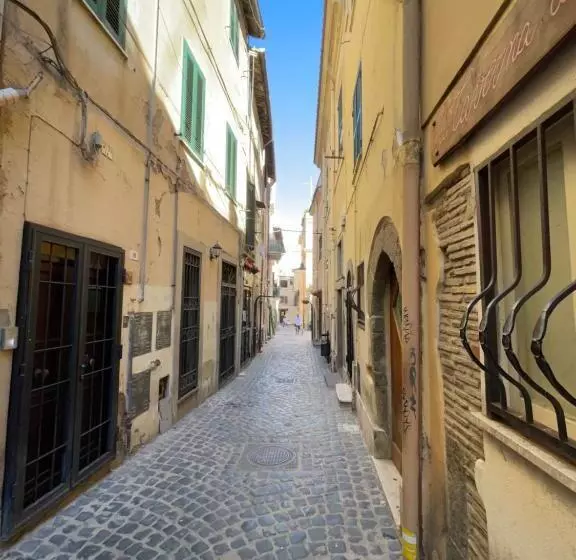 Aamiaismajoitus (B&B) Off House Borgo Suite, Nettuno   2025 Giubileo