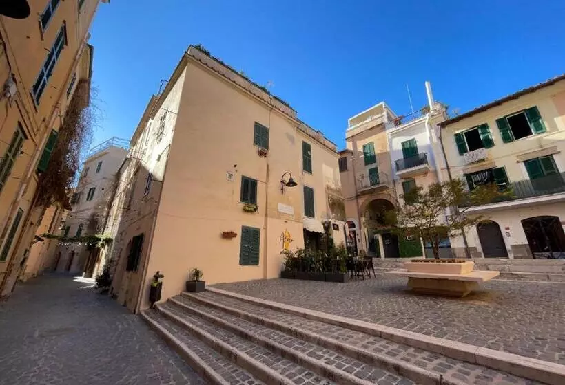 Aamiaismajoitus (B&B) Off House Borgo Suite, Nettuno   2025 Giubileo