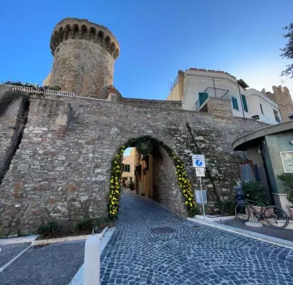 Aamiaismajoitus (B&B) Off House Borgo Suite, Nettuno   2025 Giubileo