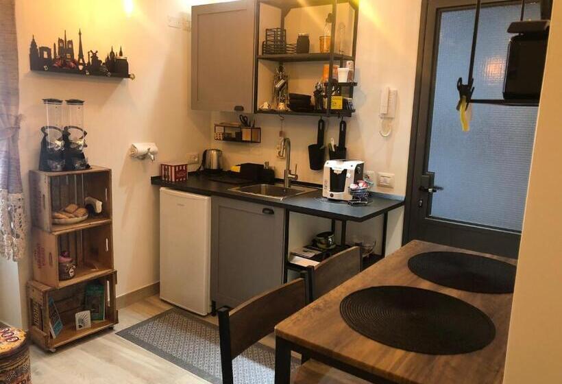 مبيت وإفطار Snake13