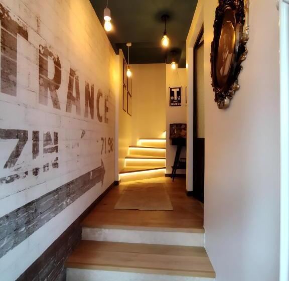 مبيت وإفطار Snake13