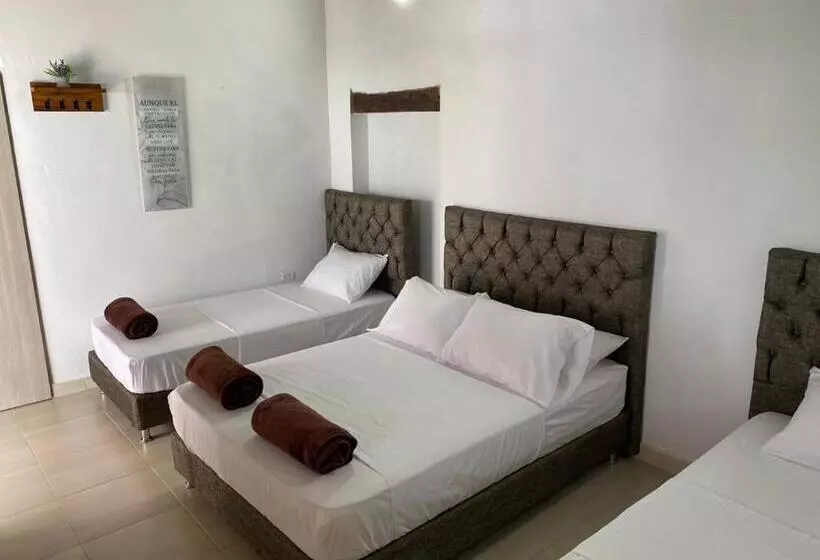 ホテル Plaza Bolivar Mompox Ubicado En El Centro Histórico Con Parqueadero Interno