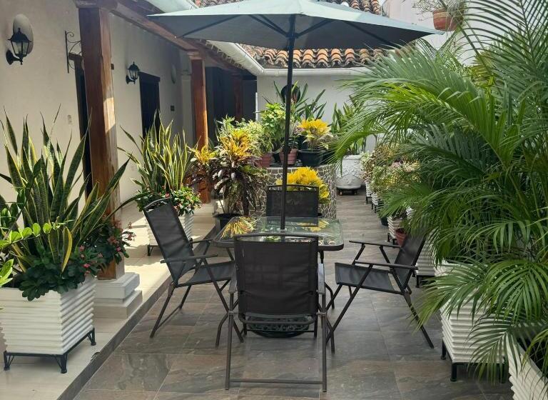 هتل Plaza Bolivar Mompox Ubicado En El Centro Histórico Con Parqueadero Interno