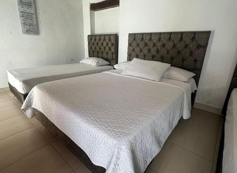 هتل Plaza Bolivar Mompox Ubicado En El Centro Histórico Con Parqueadero Interno