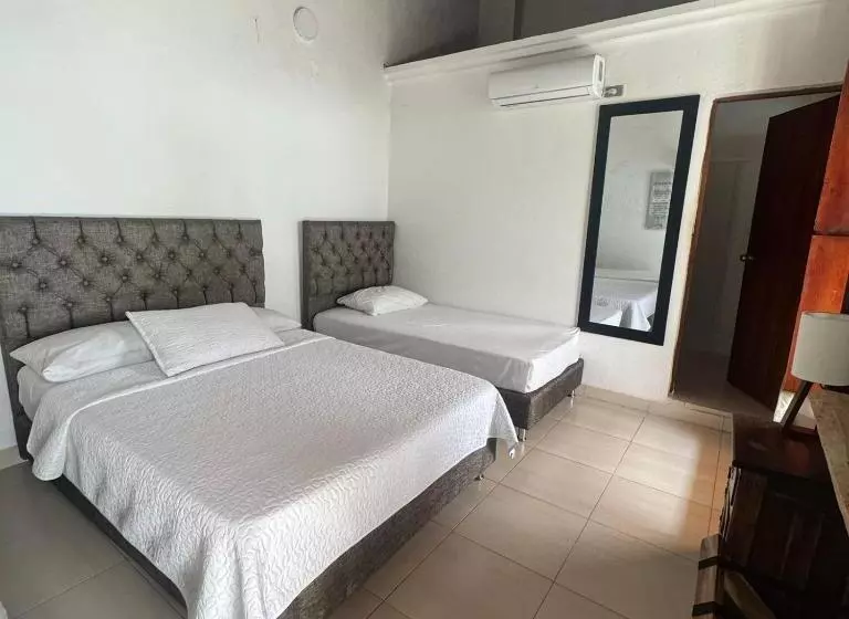 ホテル Plaza Bolivar Mompox Ubicado En El Centro Histórico Con Parqueadero Interno