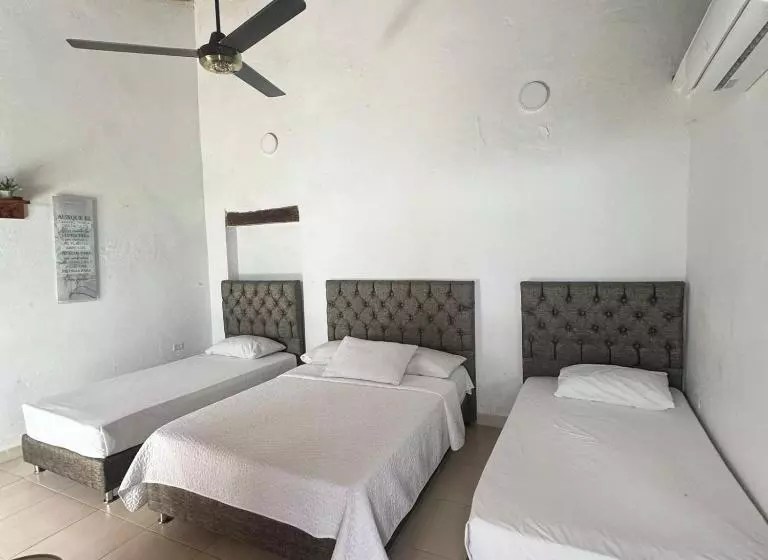 ホテル Plaza Bolivar Mompox Ubicado En El Centro Histórico Con Parqueadero Interno