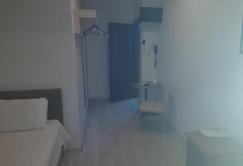 カプセルホテル Koc Otel Besiktas