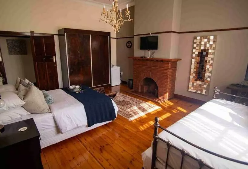 Majatalo 74 On Retief Guesthouse