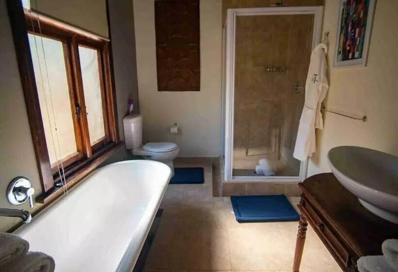 Majatalo 74 On Retief Guesthouse