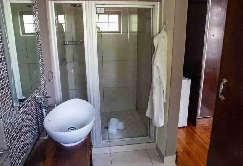 Majatalo 74 On Retief Guesthouse