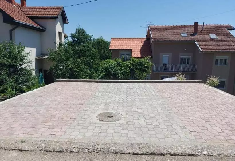 پانسیون Apartmani Malina