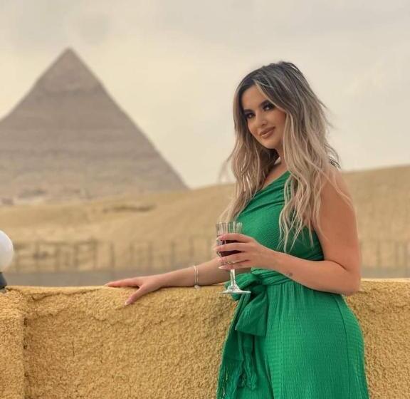 پانسیون Tamara Pyramids View