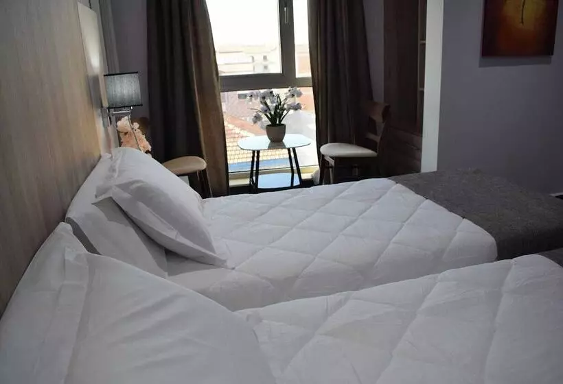 هتل Hôtel Zinou Zm