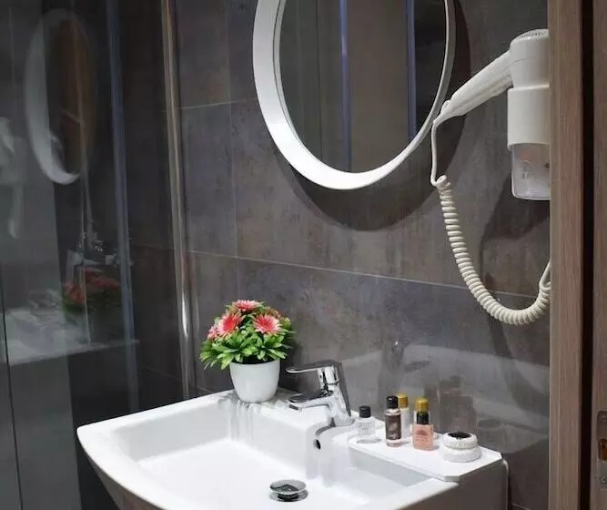 هتل Hôtel Zinou Zm