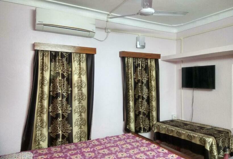 Hotel Roy Guest House