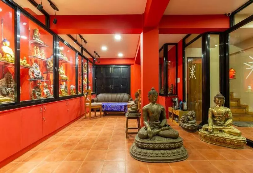 پانسیون Vajra House