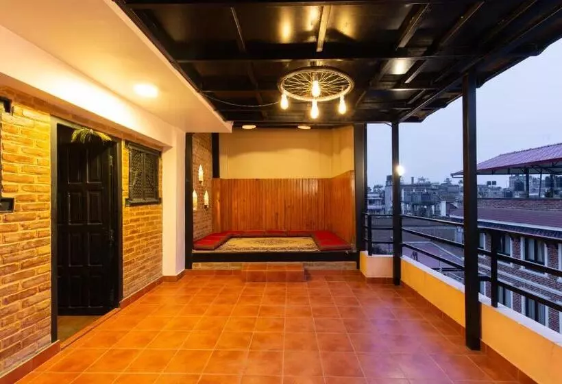 پانسیون Vajra House