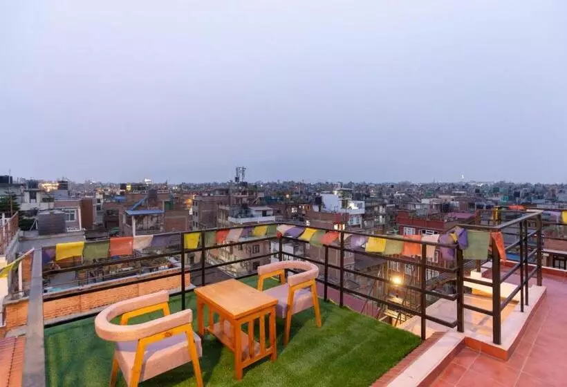 پانسیون Vajra House