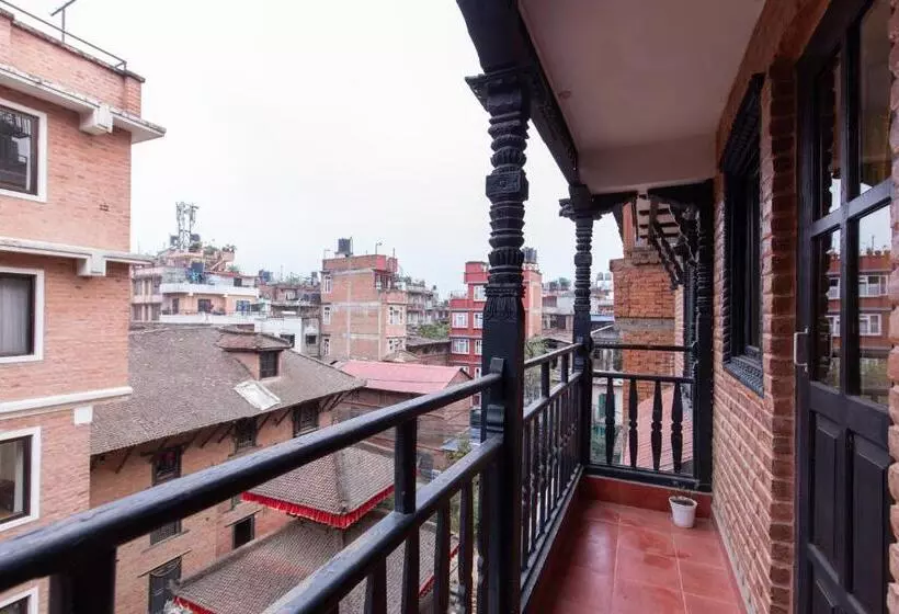 پانسیون Vajra House