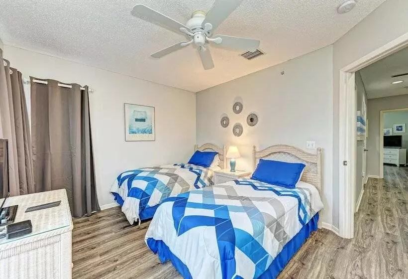 Longboat Key Cedars Beach House Pet Friendly 2 Minute To The Beach