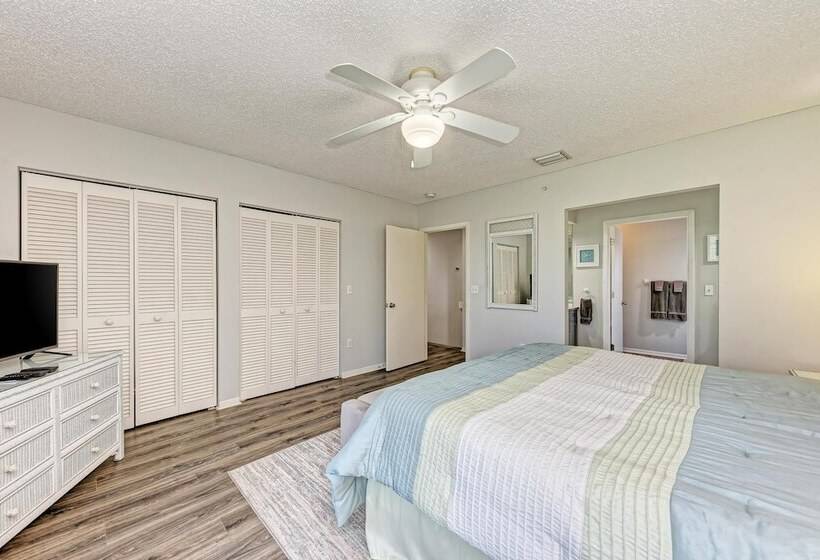 Longboat Key Cedars Beach House Pet Friendly 2 Minute To The Beach