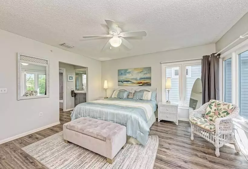 Longboat Key Cedars Beach House Pet Friendly 2 Minute To The Beach