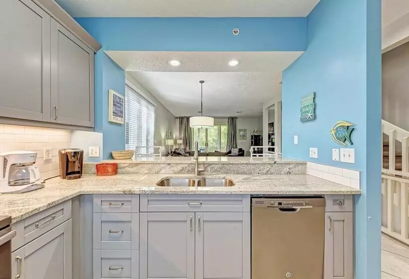 Longboat Key Cedars Beach House Pet Friendly 2 Minute To The Beach