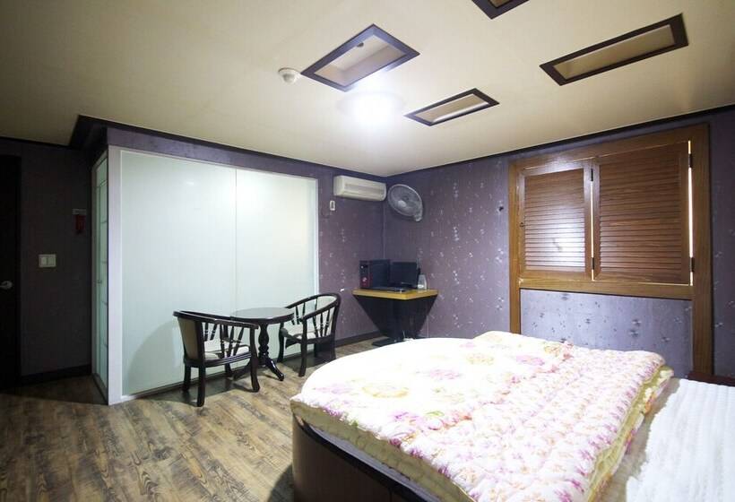 مُتل Busan Gupo Naias