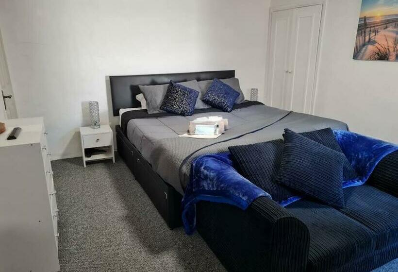 Self Contained Studio In Chorley By Lancashire Holiday Lets