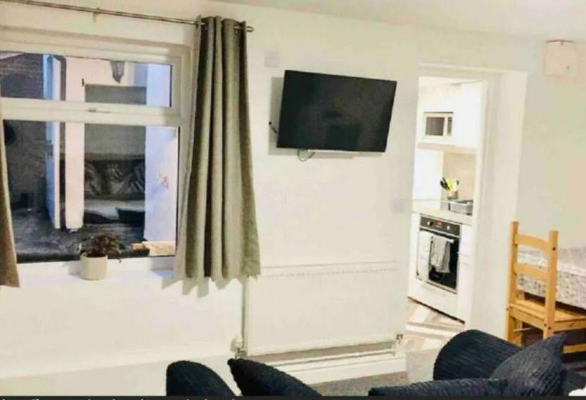 Self Contained Studio In Chorley By Lancashire Holiday Lets