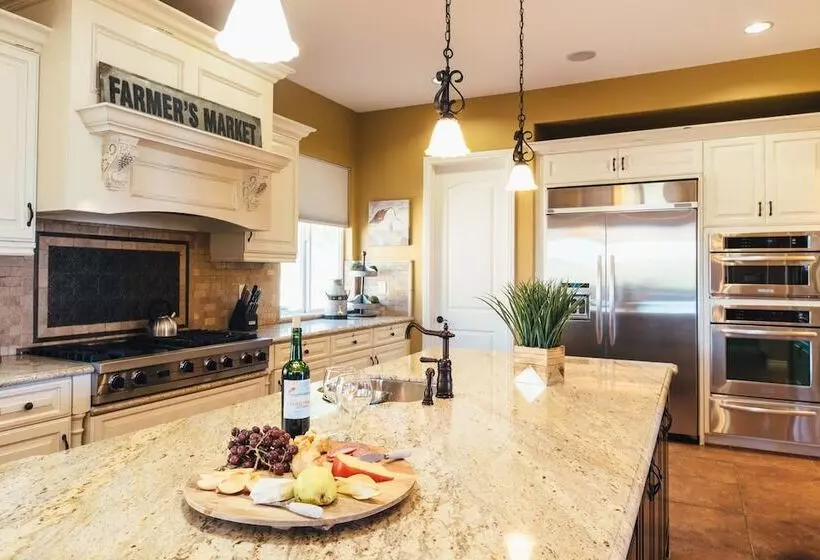 Via Del Sur By Avantstay Private Spanish Villa W Views Walk To Wineries