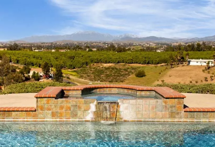 Willow By Avantstay Mountain Views   See Hot Air Balloons From Pool