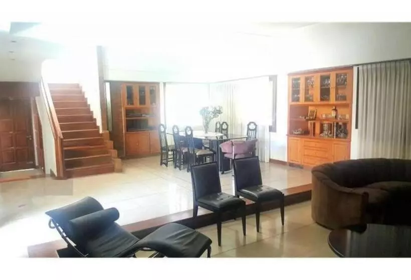 Amazing Villa With Swimming Pool, 50 Mins From Bue