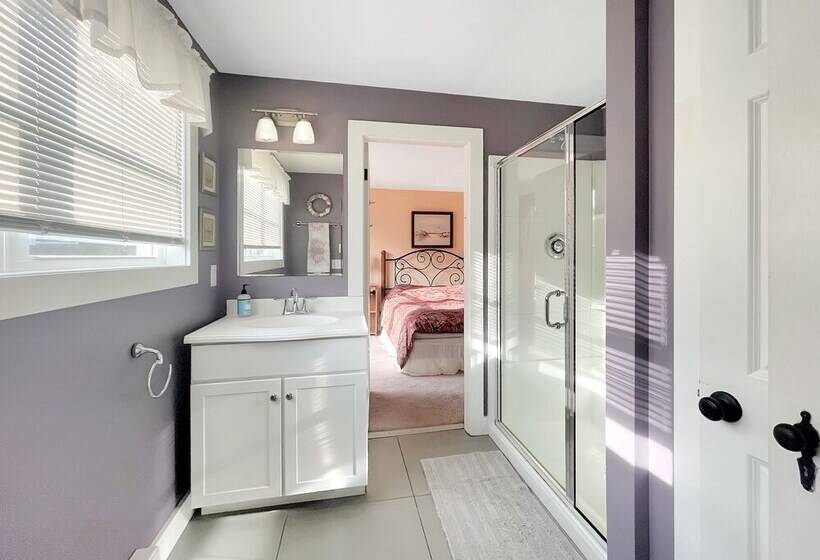 Footbridge Hideaway Q967 A Spacious Home Very Near To The Fabulous Footbridge Beach Entrance 4 Bed