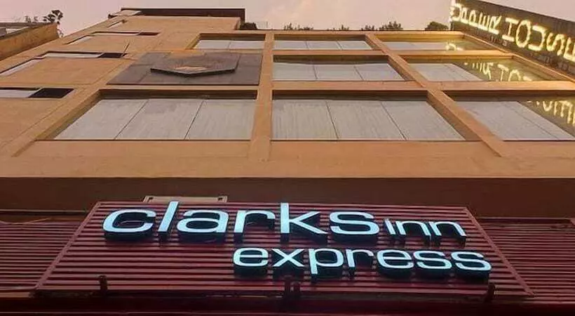 ホテル Clarks Inn Express Ludhiana