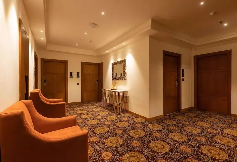 ホテル Clarks Inn Express Ludhiana