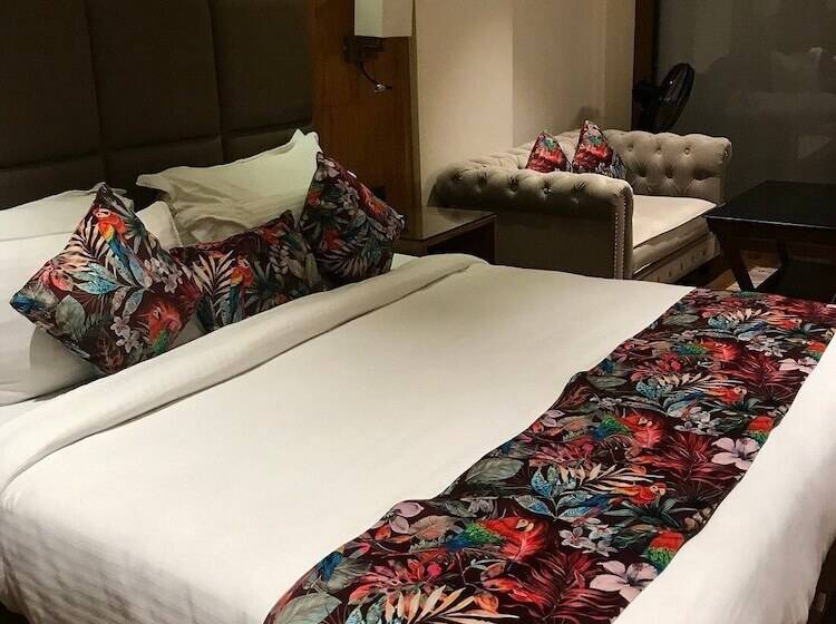 هتل Clarks Inn Express Ludhiana