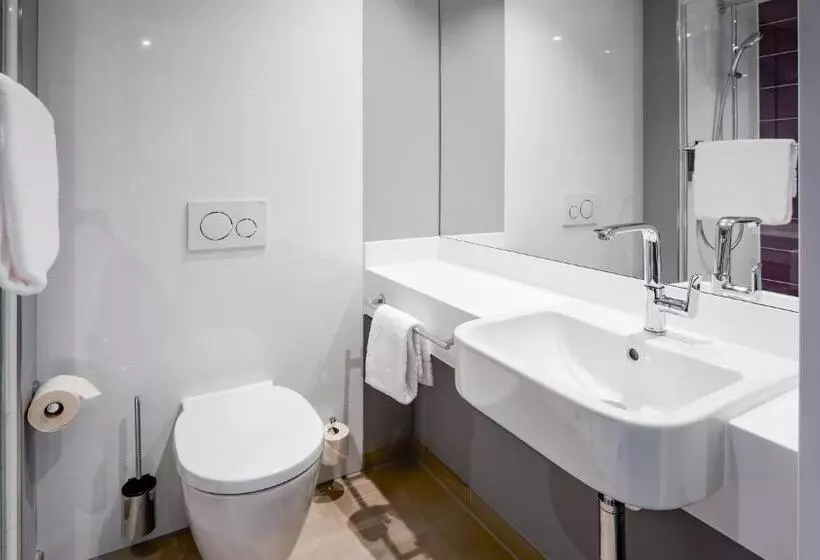 هتل Premier Inn Nürnberg City Opernhaus