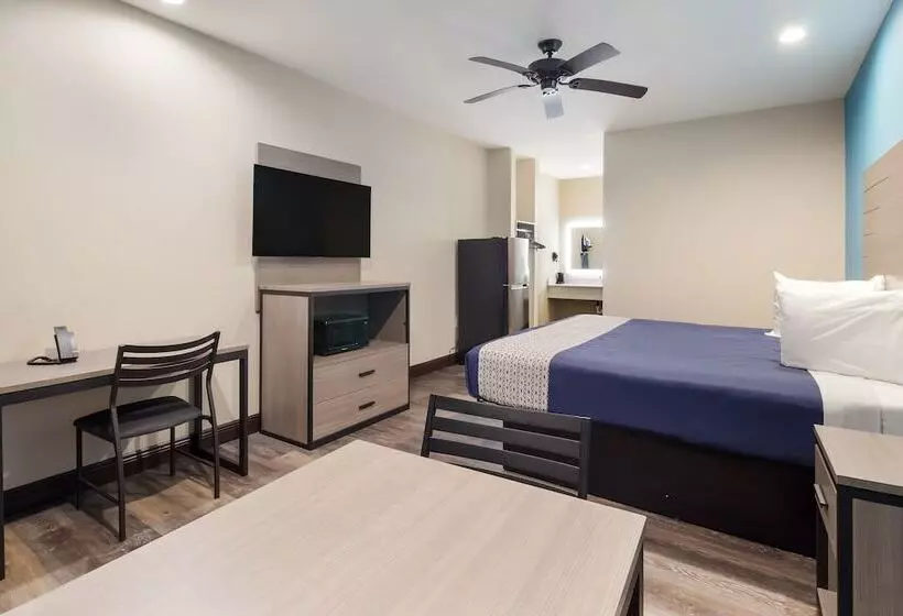 Hotelli Scottish Inns & Suites Hitchcock Santa Fe